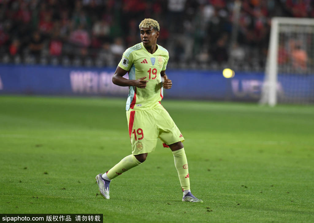 巴萨再遭巴黎逆袭：拉明·亚玛尔的高光与低谷