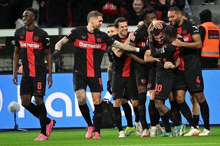 拜耳竞技场的德甲德比:勒沃库森 VS 多特蒙德