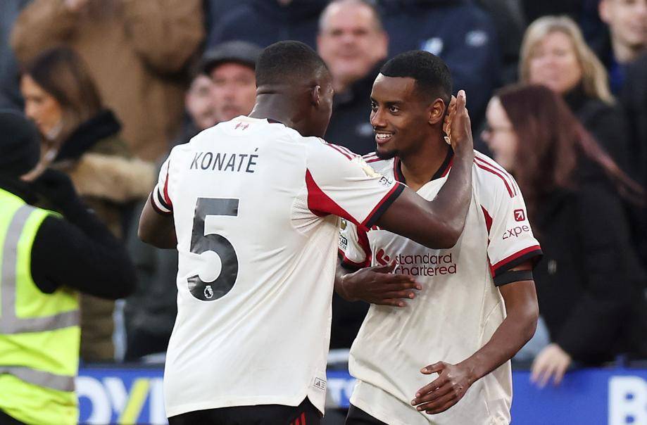 雪藏萨拉赫激活两大亿元先生,伊萨克处子球,利物浦2-0终结3连败