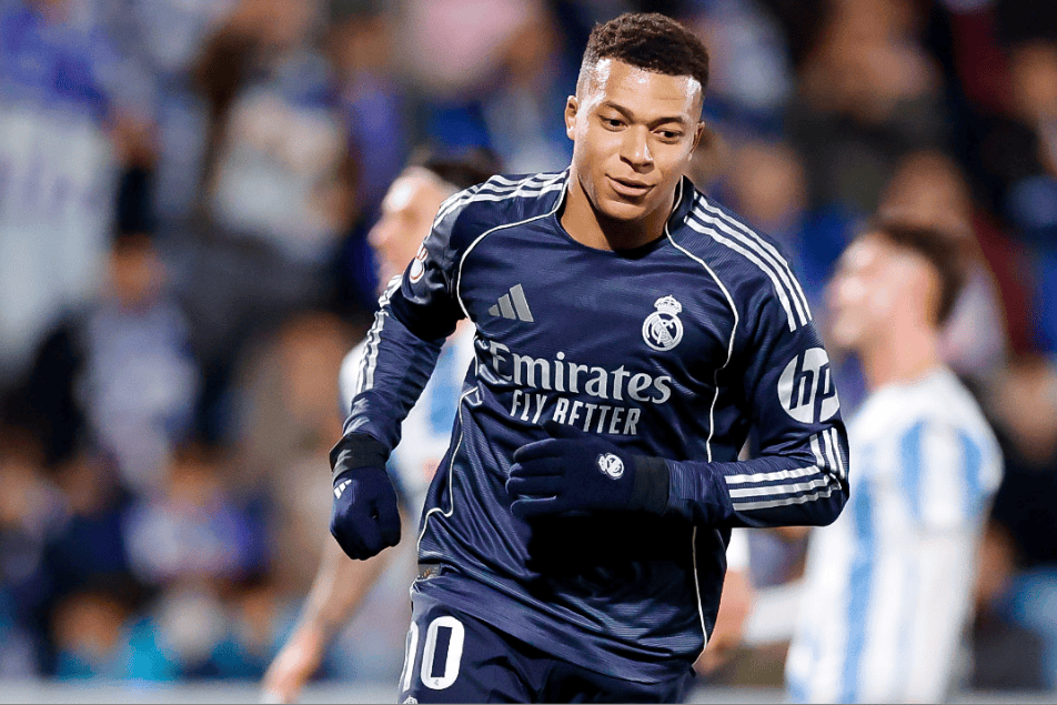 豪门狂欢夜:曼城2-0晋级4强 皇马3-2惊险晋级 巴黎3-2加冕6冠王